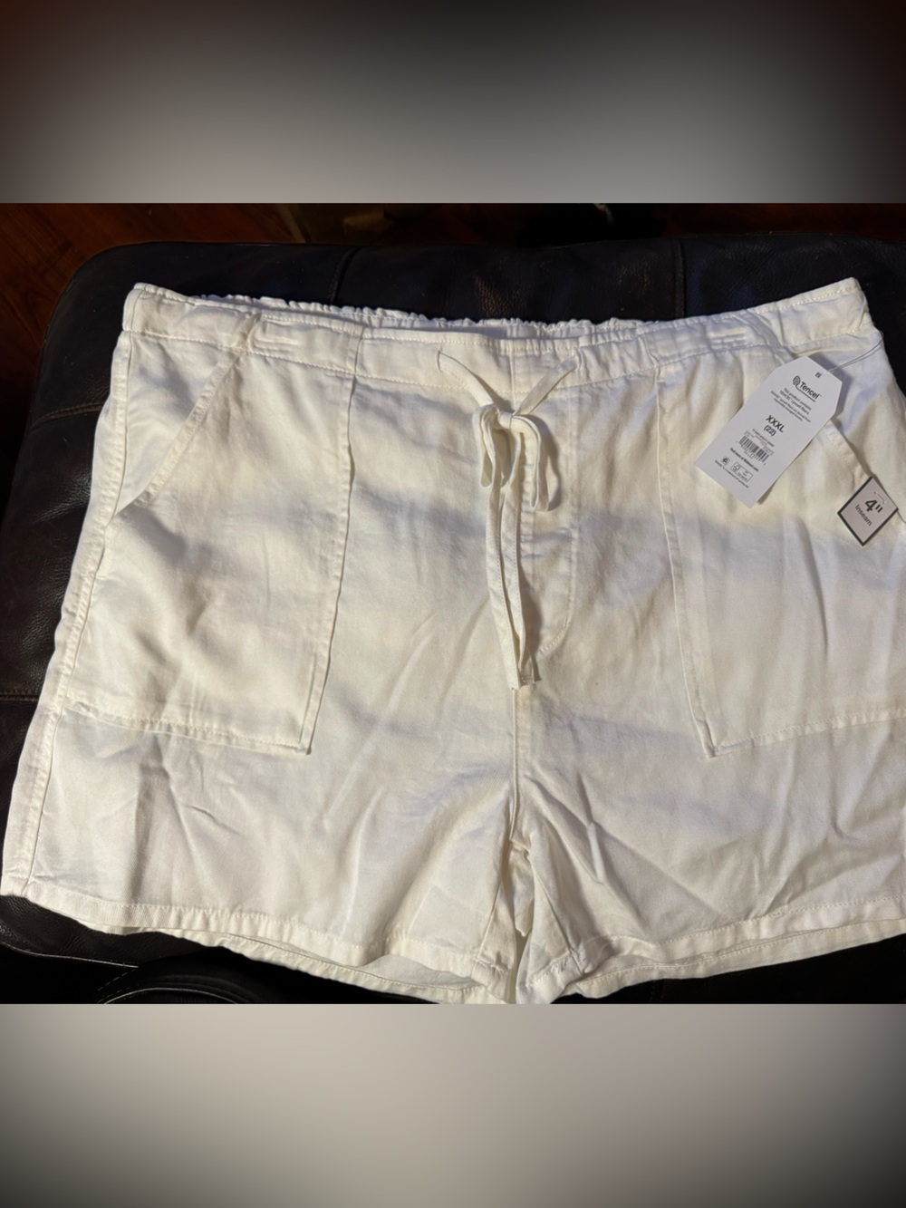 Time and Tru Womenβs Plus Size 22W White Pull-On Shorts 4β Inseam NWT